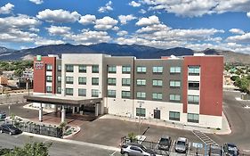 Holiday Inn Express & Suites - Albuquerque East By Ihg